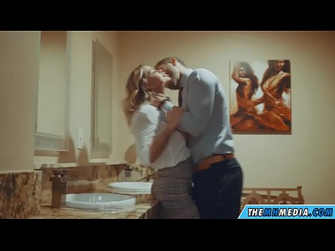 ❤️ Вақте ки як малламуй busty шумо дар як ҳоҷатхона ҷамъиятӣ seduces ❌ Секс дар порно tg.hentaiteca.ru ❤